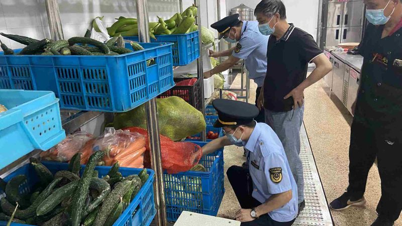小标题：一、散装零食的批发市场现状